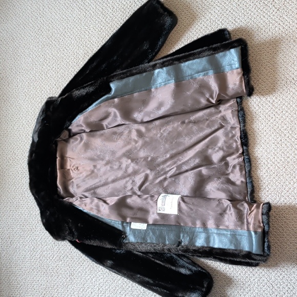 GRANDELLA II Styled By Sportowne VTG fur coat in a beautiful Dark Brown 12 - Picture 12 of 16